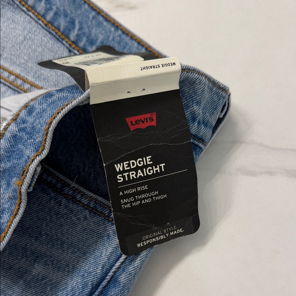 Levi's Wedgie Straight Women's Jeans 28x26 - Picture 3 of 6